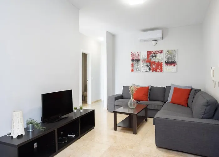 Home2book Cruz Skyline Cozy דירה *